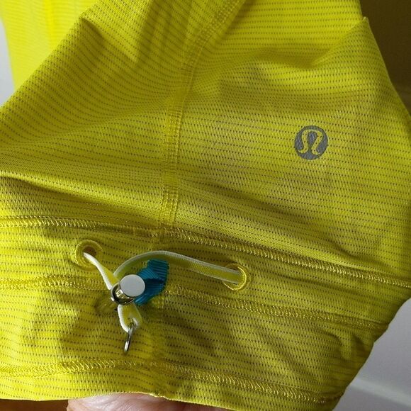 LULULEMON RUN TA TA TOPPER Yellow Tank Top Activewear Size Small - Picture 5 of 9